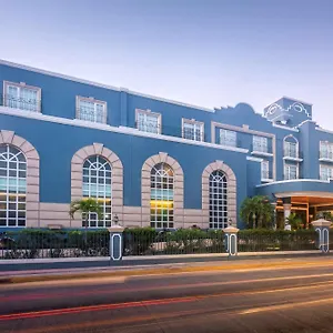 Mercedes Curio Collection By Hilton Merida